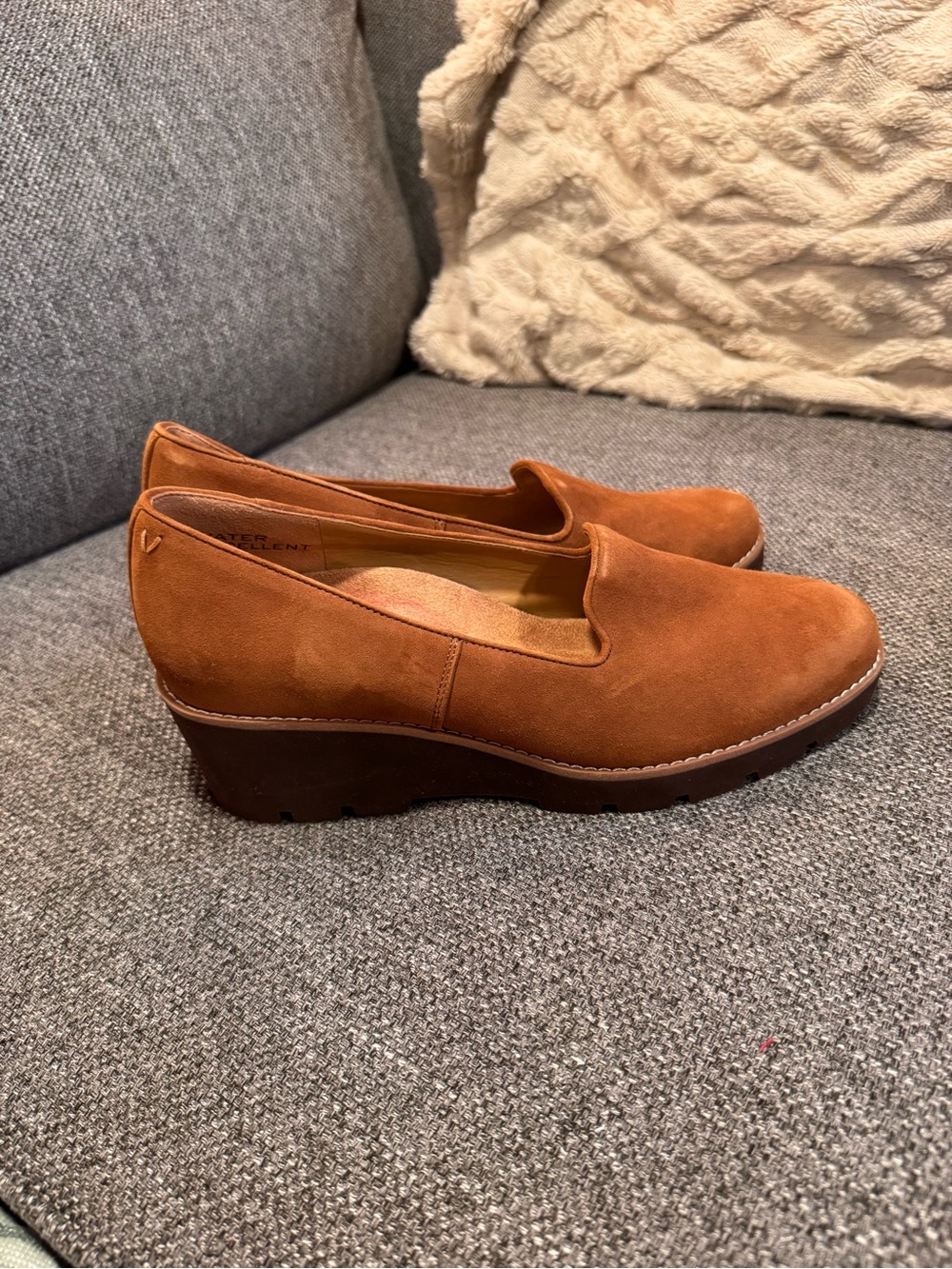 Vionic Women's Rust Suede Platform Loafers